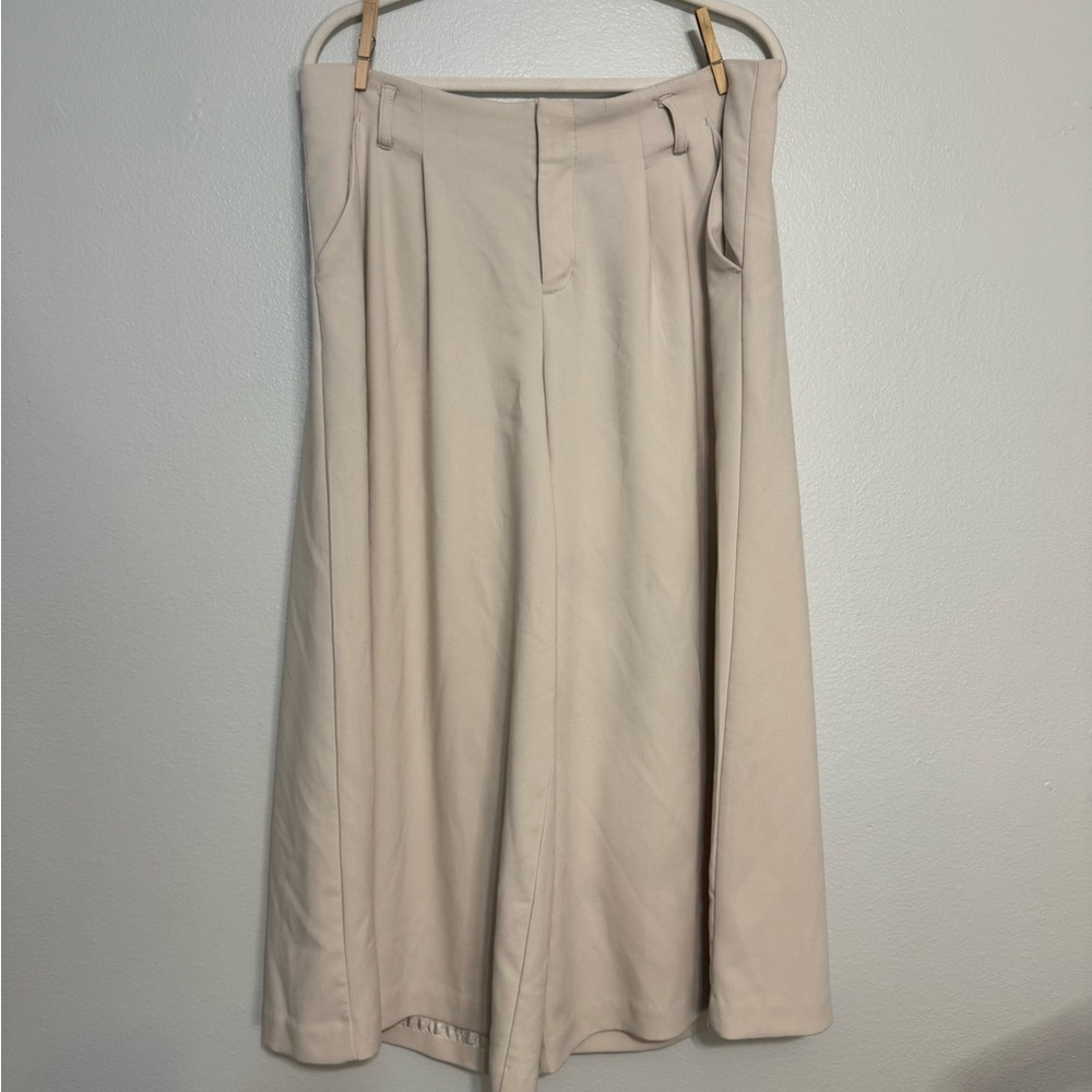 Maeve x Anthropologie Pleated Wide Leg Cropped Trouser in neutral / beige - Picture 2 of 7